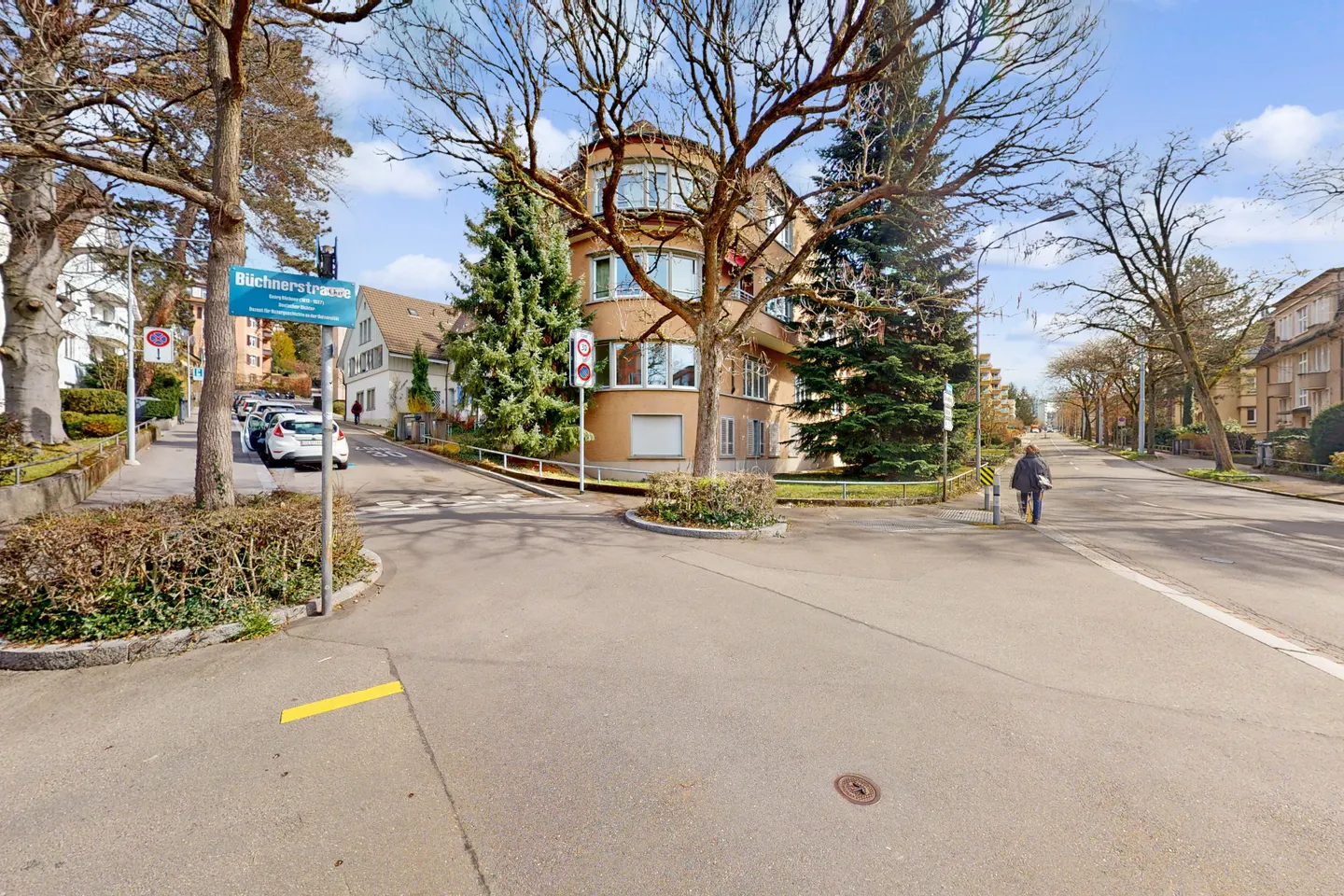 Outdoor parking space for rent - Photo 1 of 2
