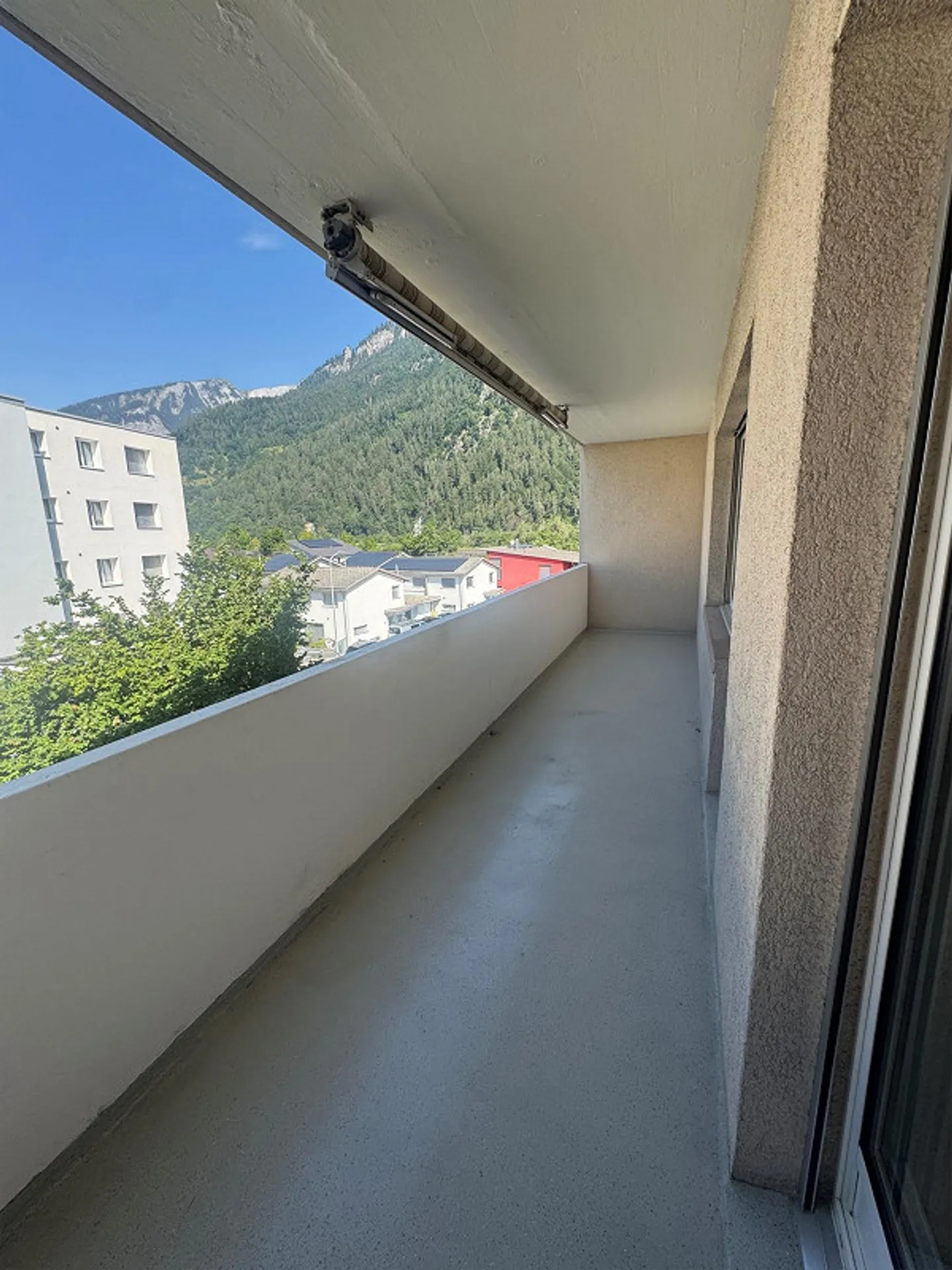 Helle renovierte Wohnung mit Balkon - Foto 4 von 15