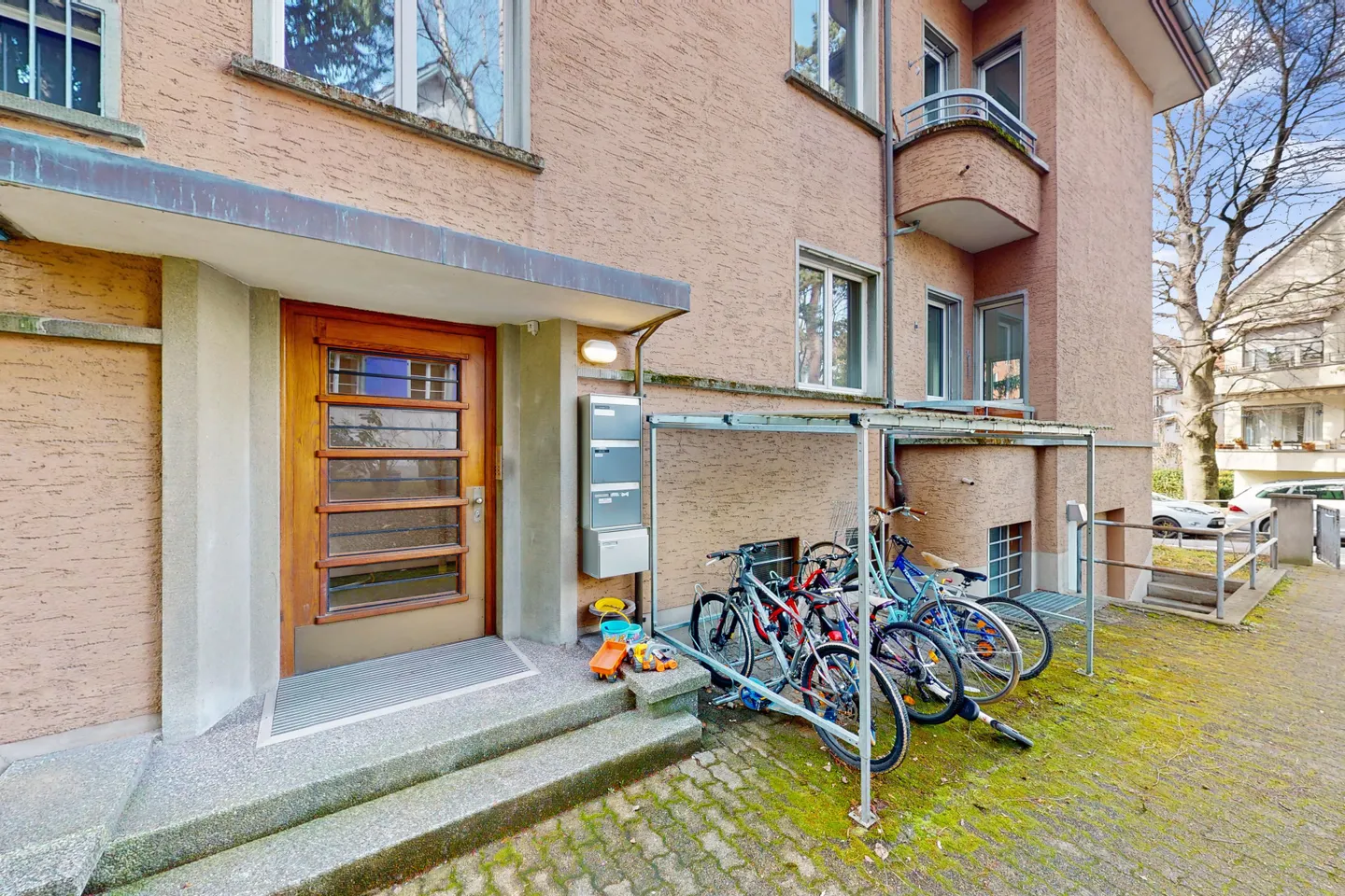 Outdoor parking space for rent - Photo 2 of 2