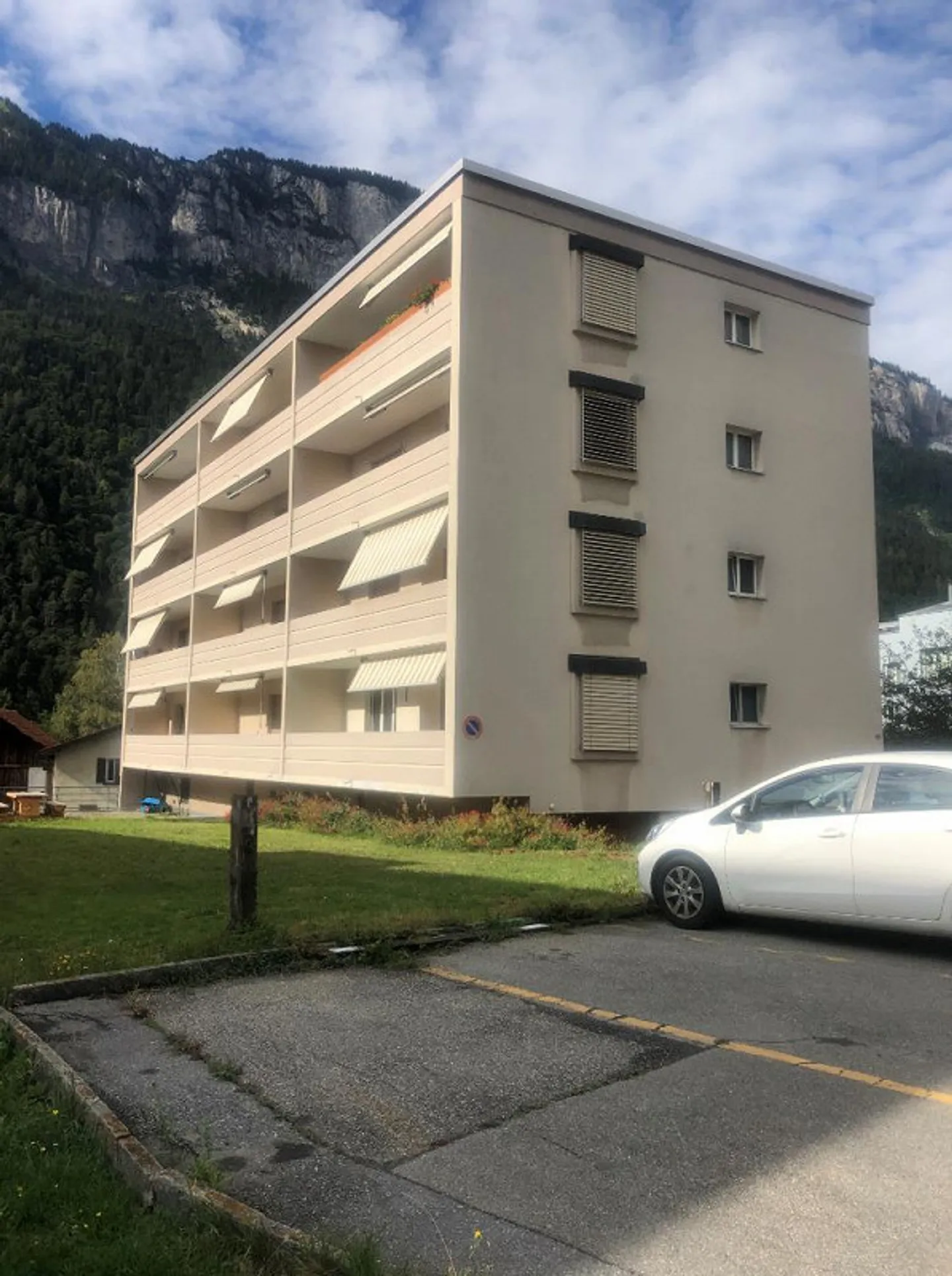 Helle renovierte Wohnung mit Balkon - Foto 2 von 15
