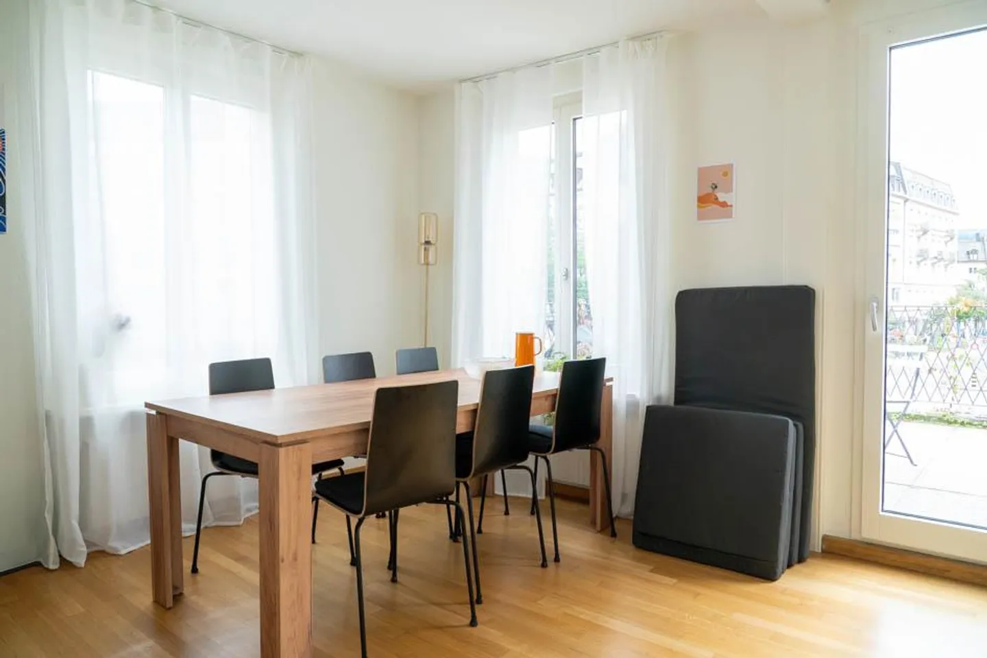 Maison résidentielle indépendante avec espace commercial en emplacement central - Photo 6 sur 10