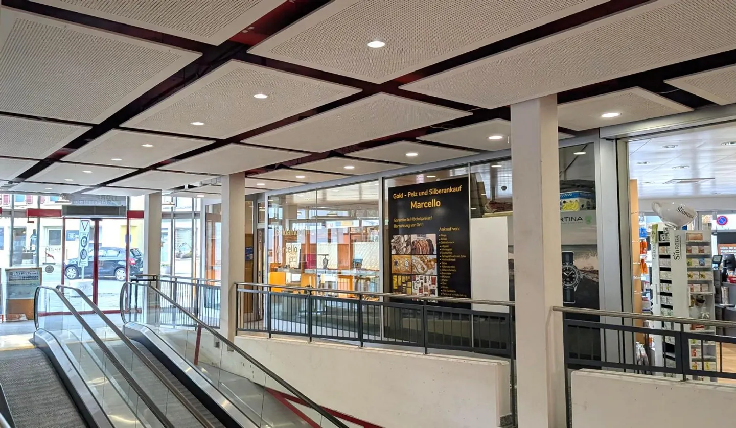 Spazio commerciale interessante in una posizione centrale a Naters - Foto 4 di 6