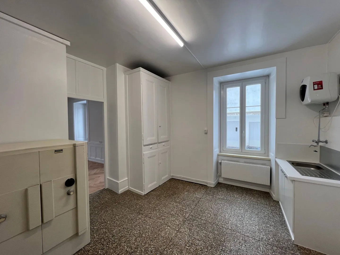 Avenir 11 Renovierter Gewerberaum von 114 m2 - Foto 3 von 12