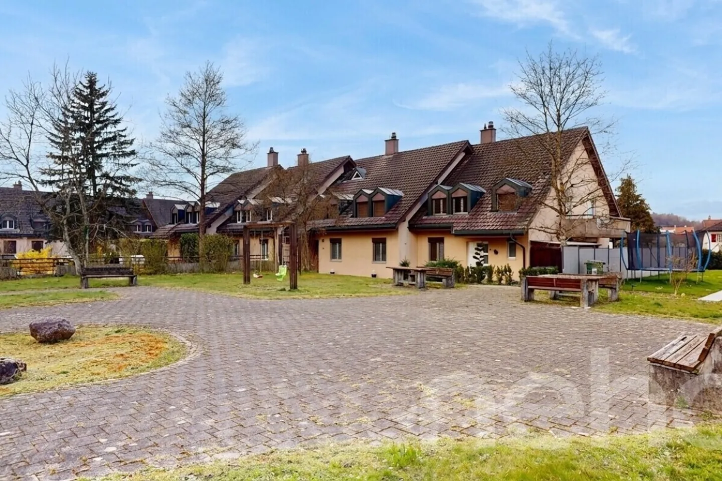 Geräumiges Reihenhaus - Foto 3 von 12