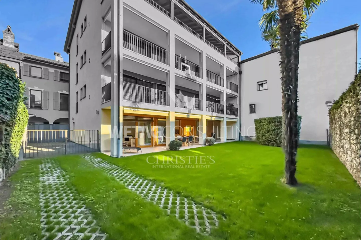 Nel cuore di Ascona, appartamento moderno con giardino privato in vendita - Foto 1 di 13
