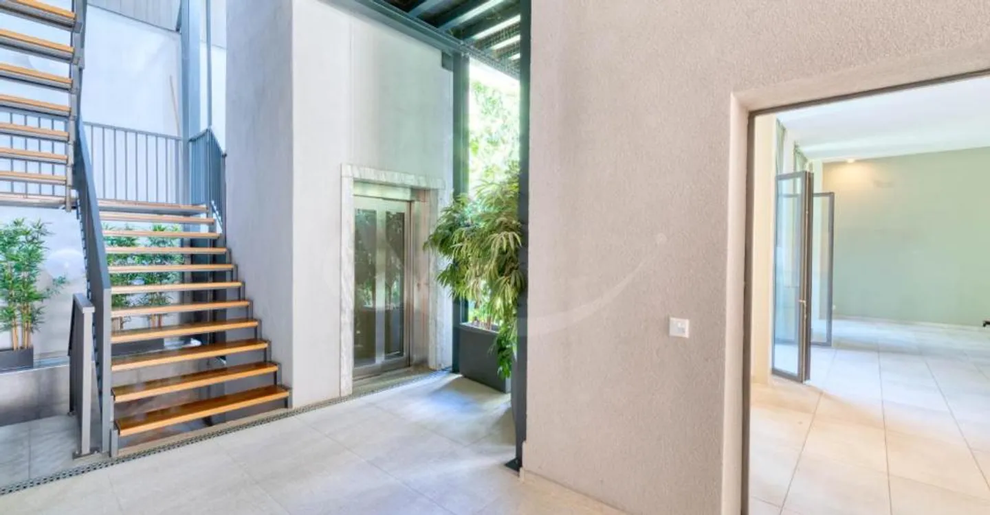 Magnificent exceptional triplex in the heart of Pâquis - Central and quiet location - Photo 2 of 8