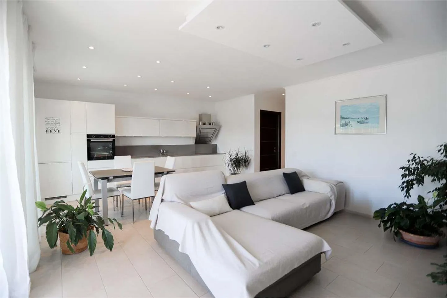 Appartamento di 4.5 locali con terrazza e giardino - Foto 1 di 13