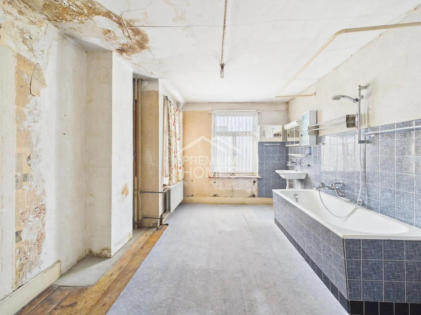 Charming Residential & Commercial Property with Great Development Potential - Photo 6 of 7