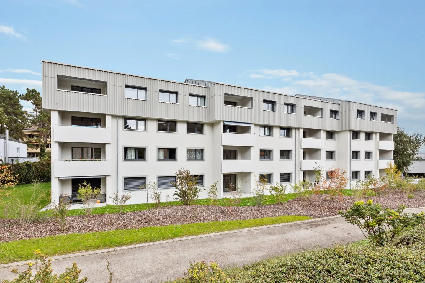 Minergie Building | Renovated Apartment with Free Deposit - Photo 3 of 12