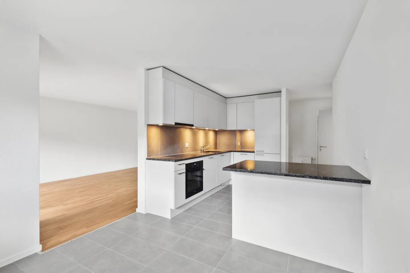 Minergie Building | Renovated Apartment with Free Deposit - Photo 5 of 12