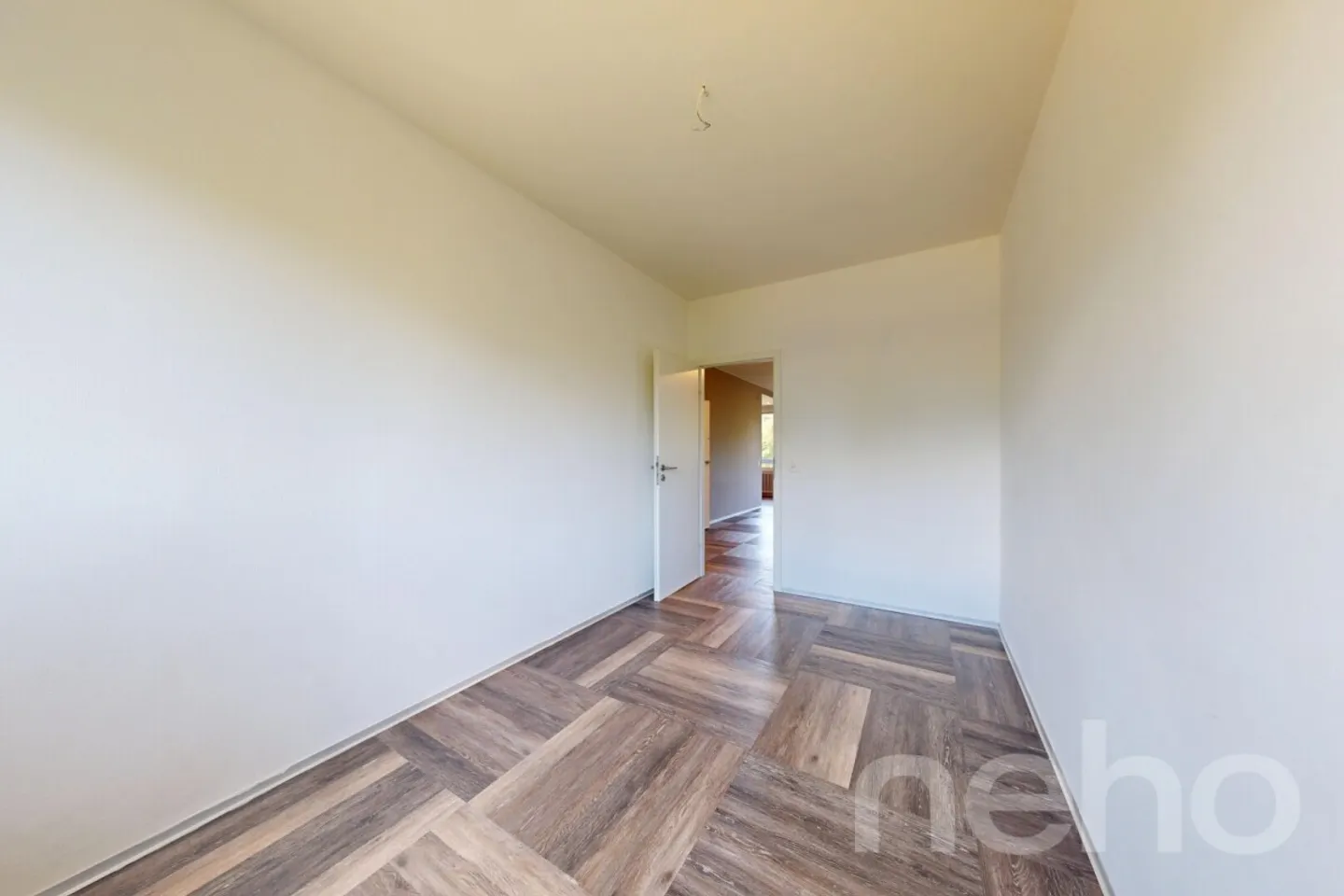 Bright Attic Apartment in Avully - Photo 10 of 12
