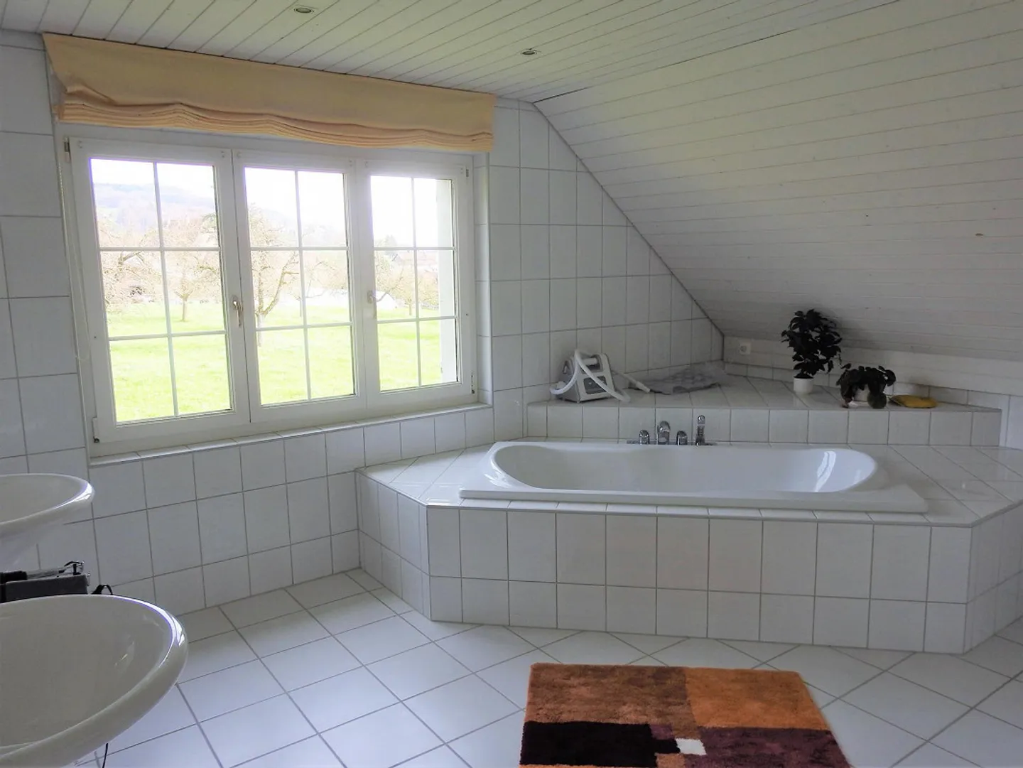 Grosszügiges Einfamilienhaus in ruhigem Wohnquartier - Foto 8 von 11