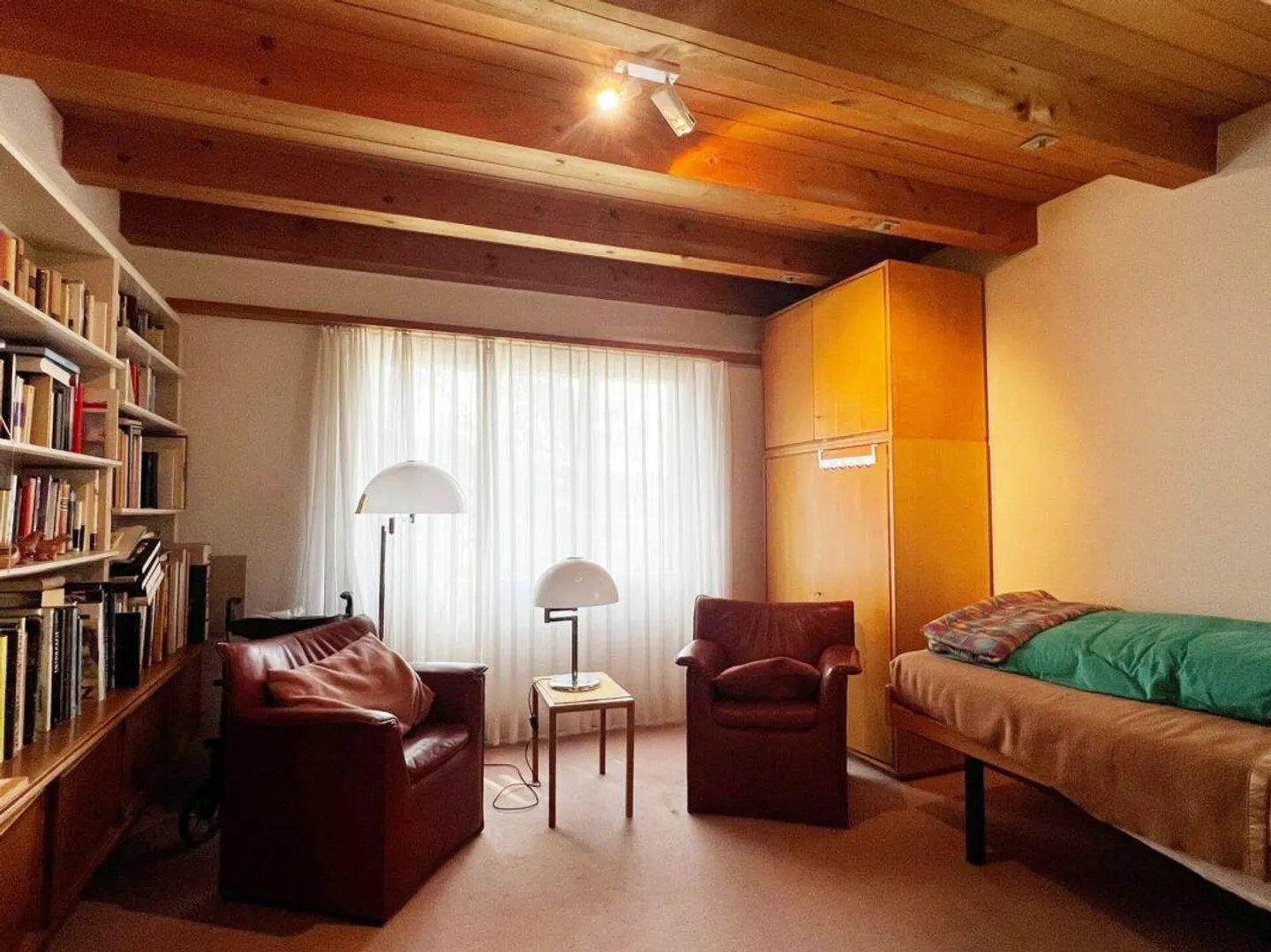 Attraente casa unifamiliare di 8 stanze con appartamento e preziosa riserva di terreno edificabile - Foto 14 di 28