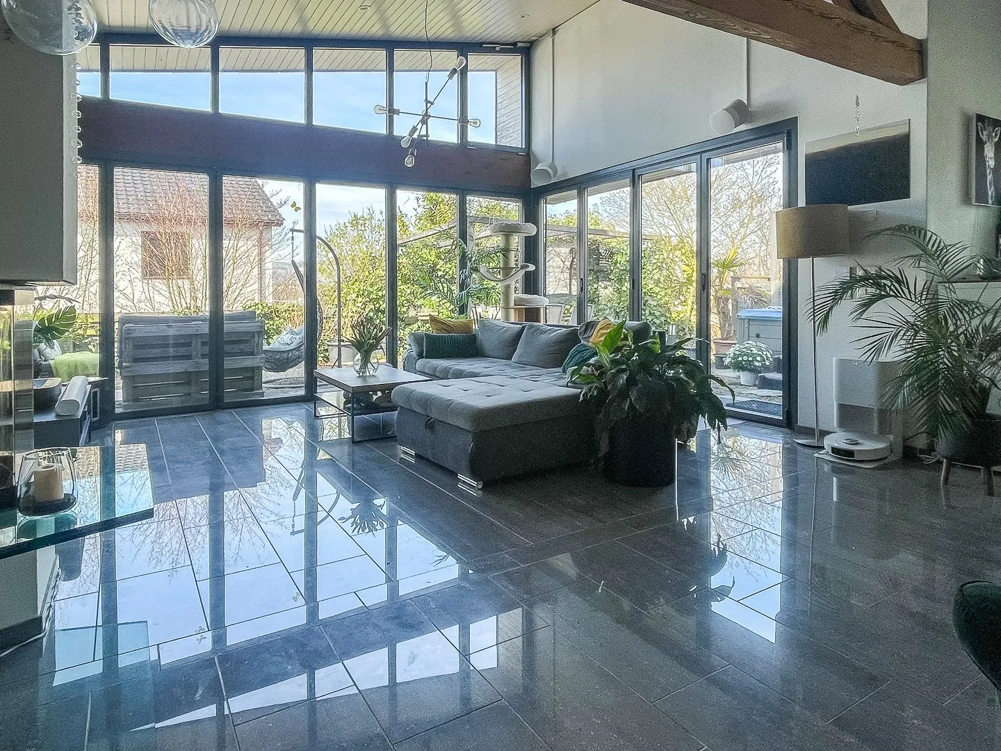 Coming Soon: Charming 5.5-Room Single-Family House with Jacuzzi in Würenlingen - Photo 2 of 13