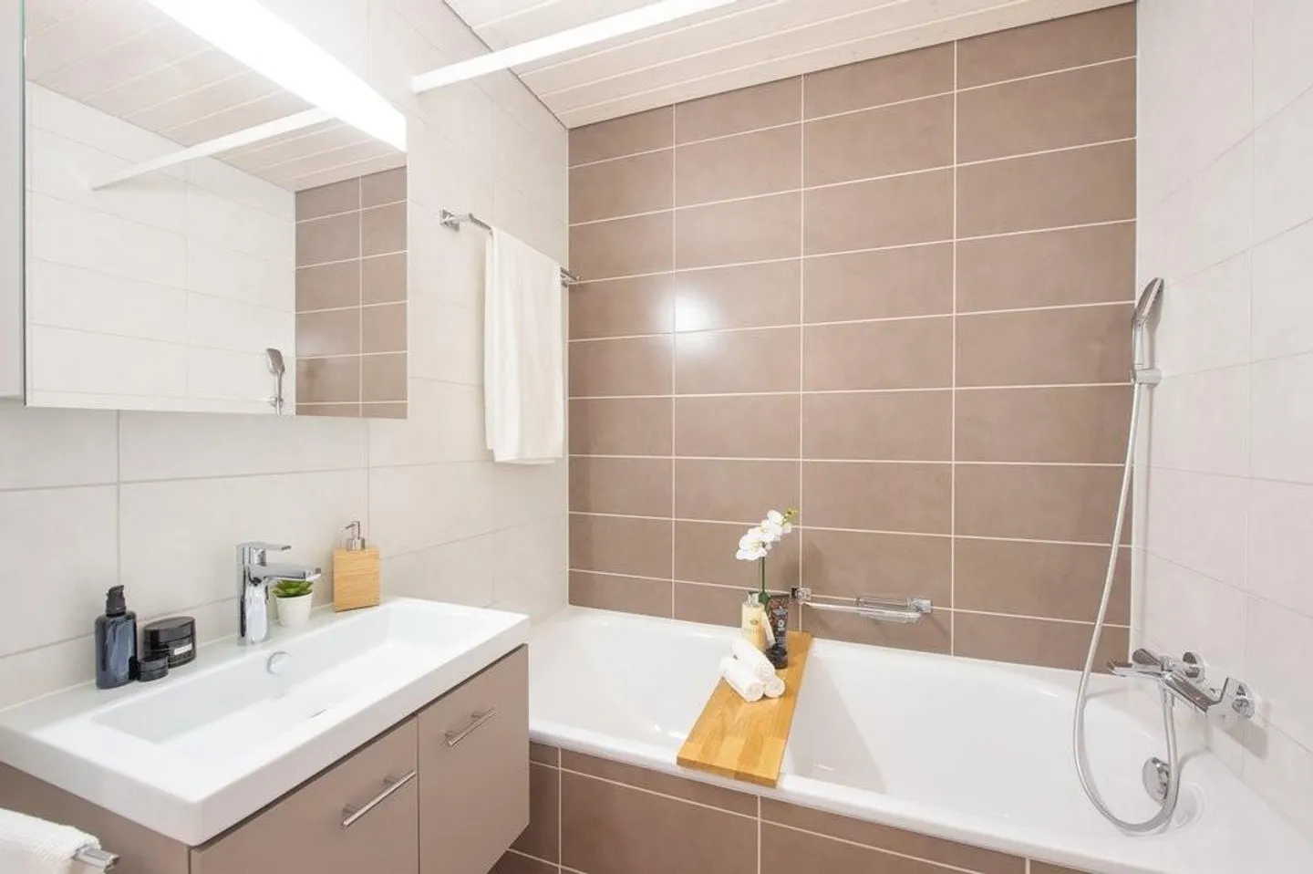 Appartement Moderne Près Commodités - Photo 8 sur 12