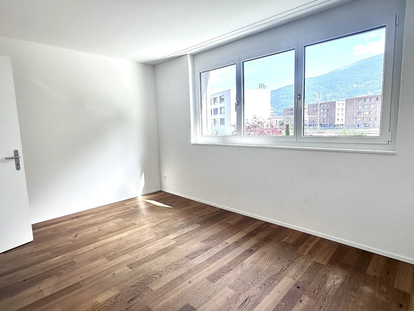 Appartamento esclusivo di 4,5 stanze con grande terrazza, centrale e tranquillo nel complesso residenziale 'Radius Plus' - Foto 8 di 13