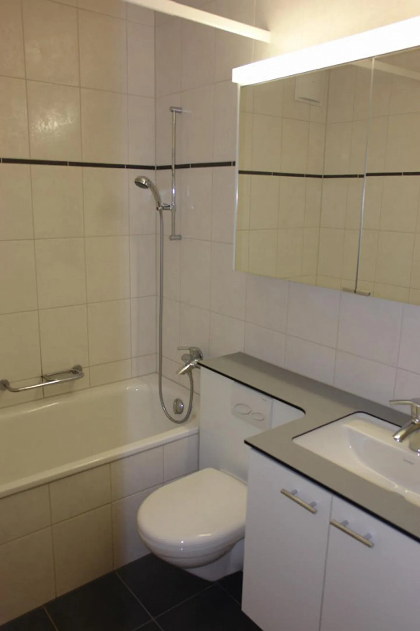 Beautiful apartment in a central location! - Photo 3 of 5