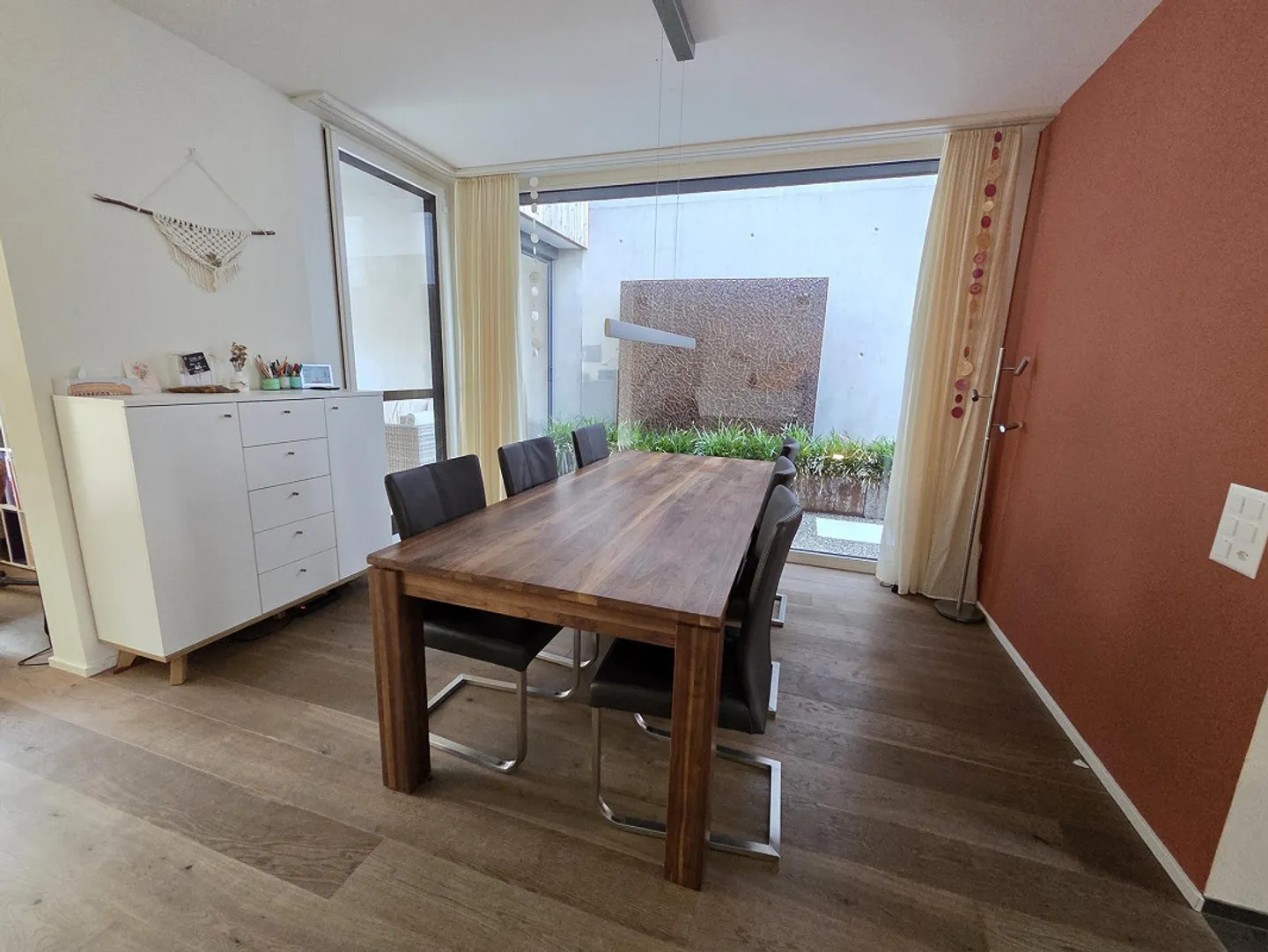 Confort et style au bord de la forêt - Photo 3 sur 25