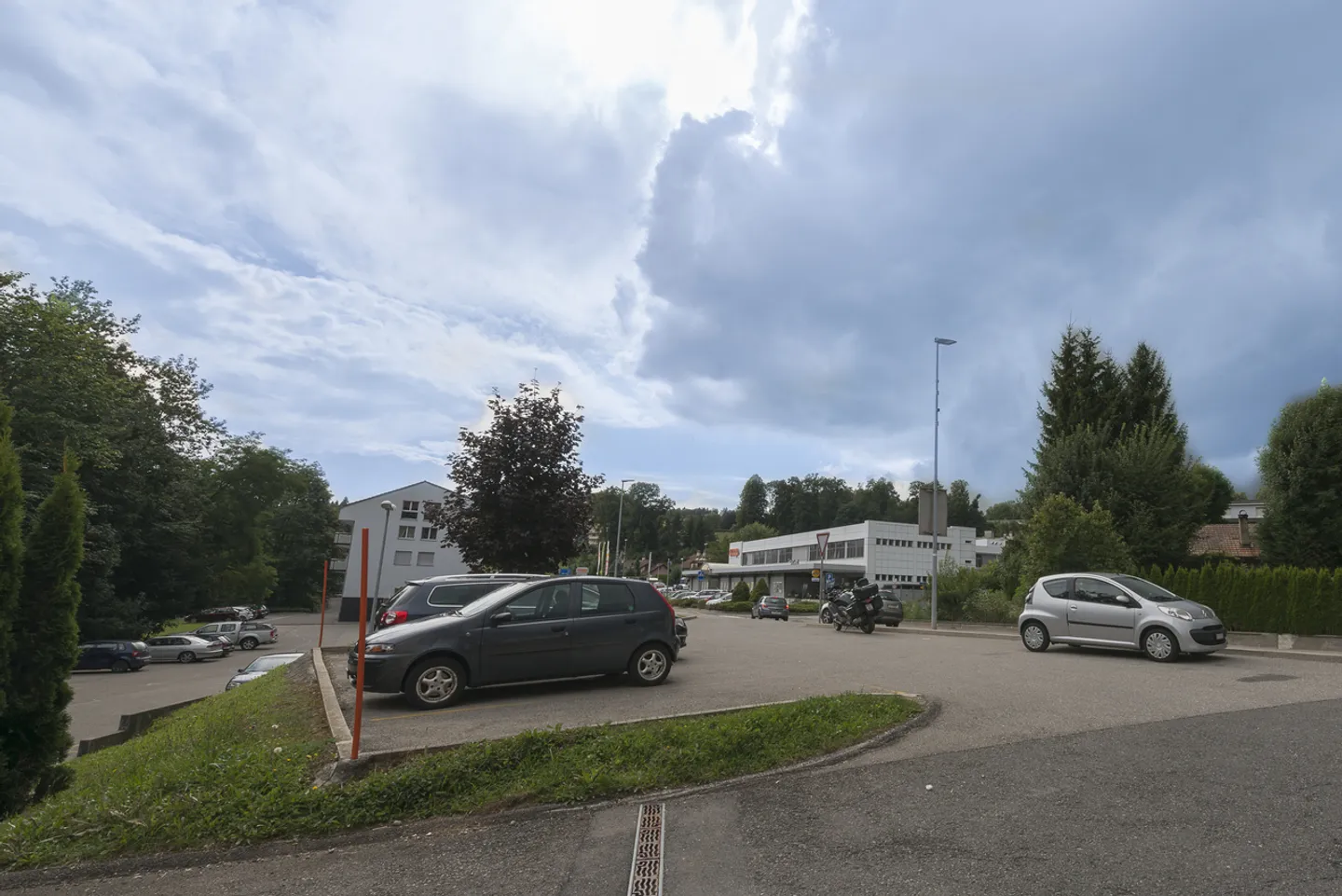 In affitto posto auto esterno - Foto 1 di 2