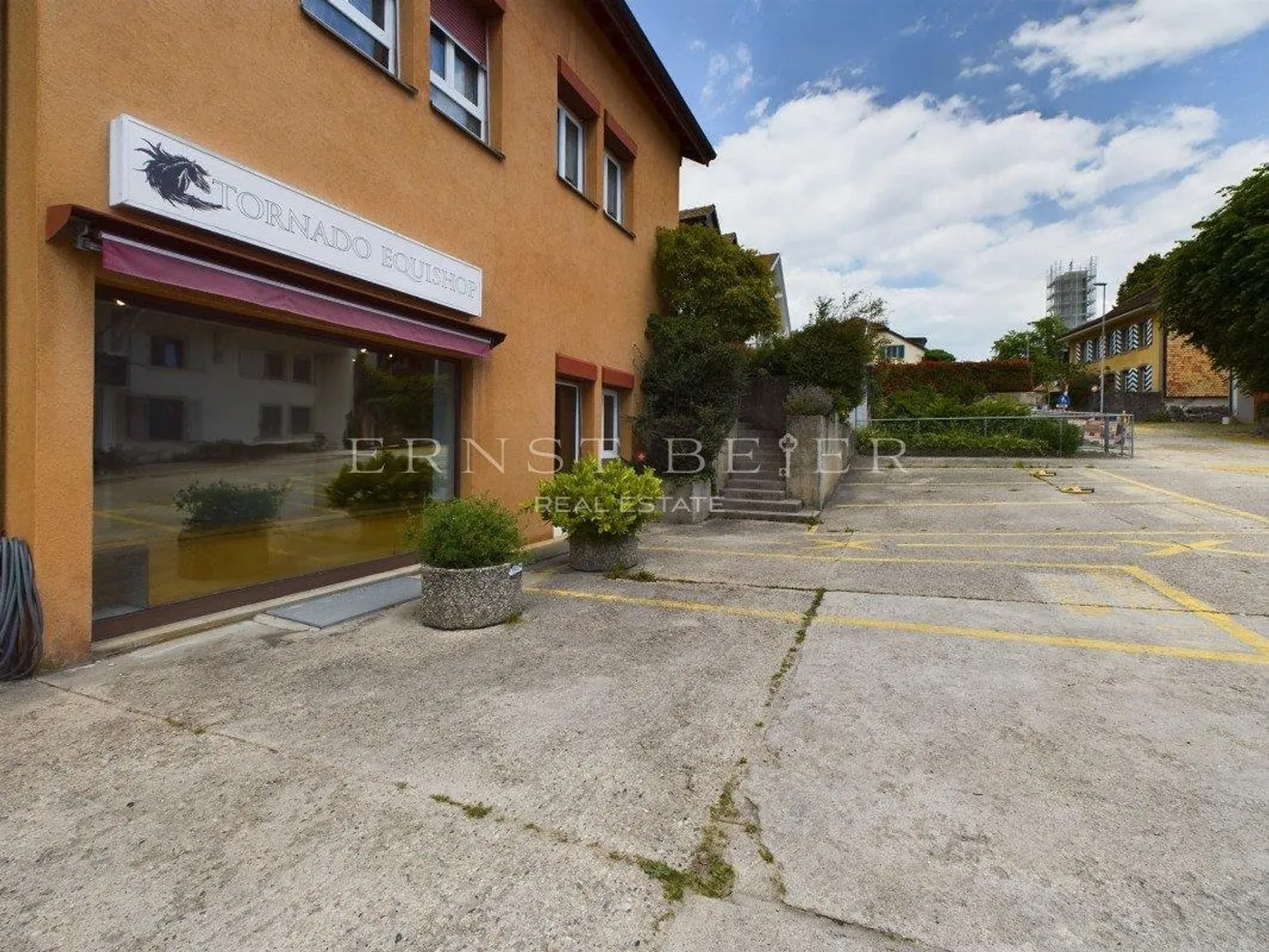 Gewerbepassage mit Schaufenstern - Foto 12 von 13