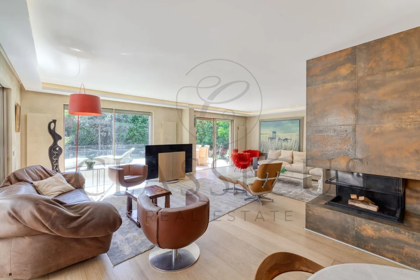 A rare family house with garden, swimming pool and approx. 440 m² of usable space - Photo 6 of 13