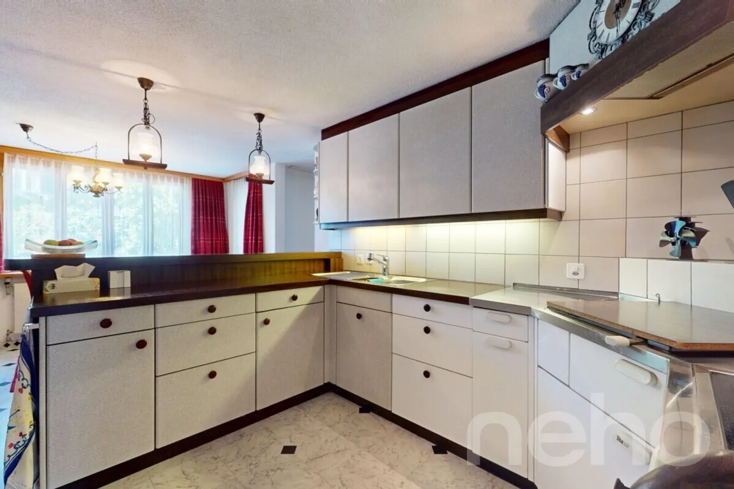 Family-friendly house with large plot and expansion options - Photo 8 of 13