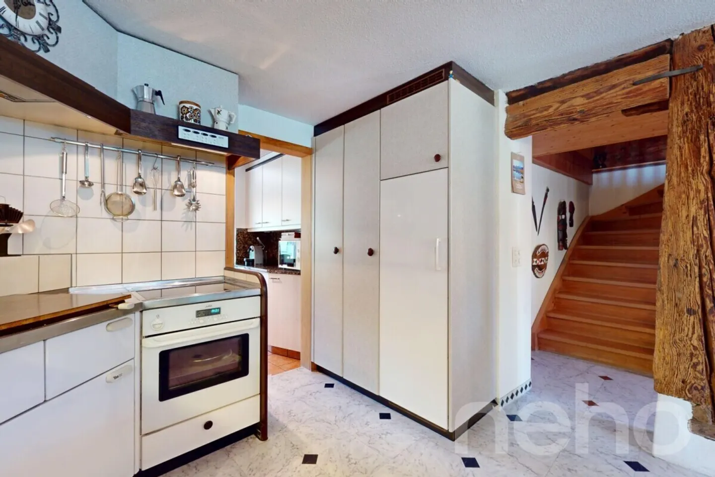 Family-friendly house with large plot and expansion options - Photo 9 of 13
