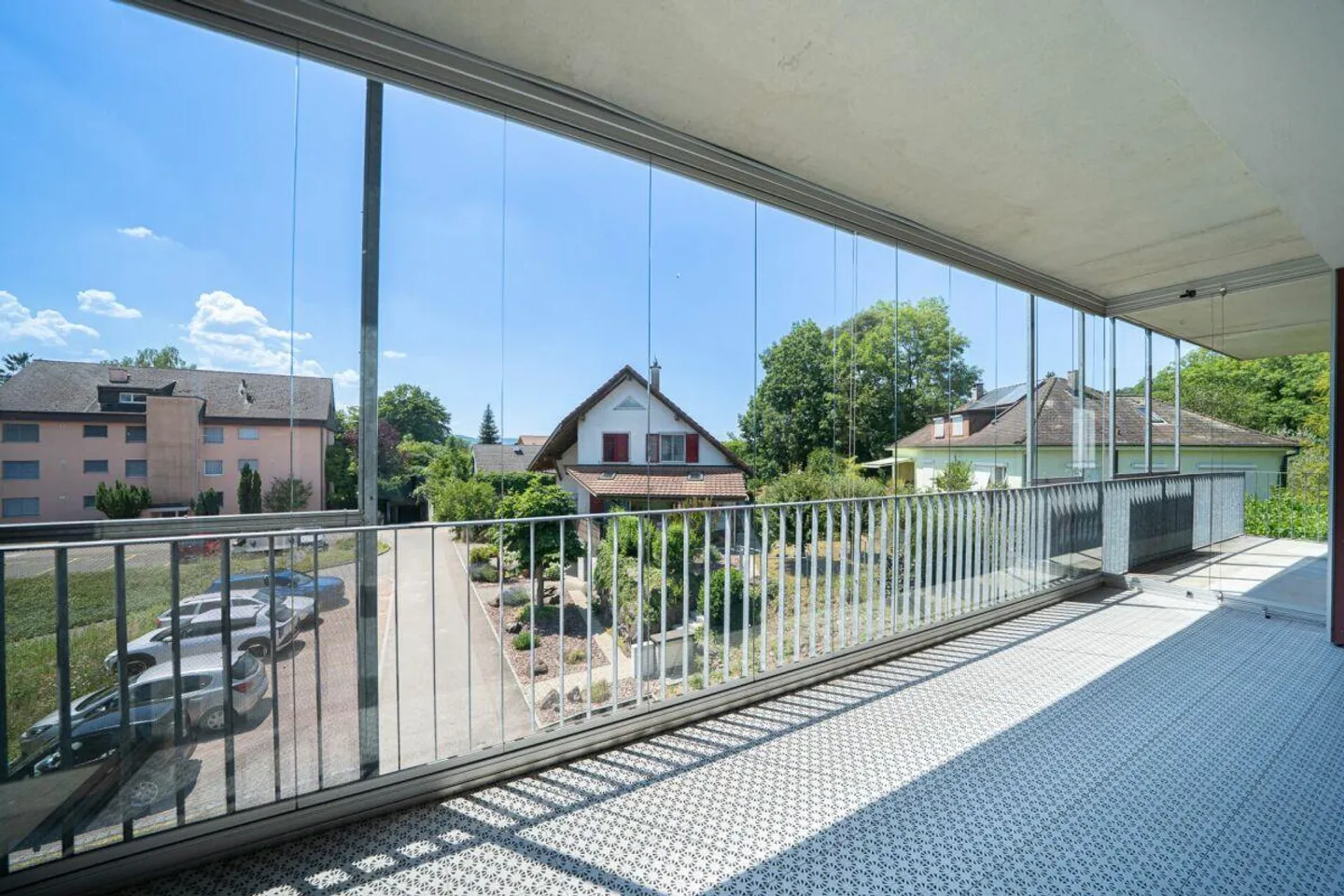 Appartamento soleggiato di 4.5 locali con grande comfort e vicinanza al Reno - Foto 5 di 13