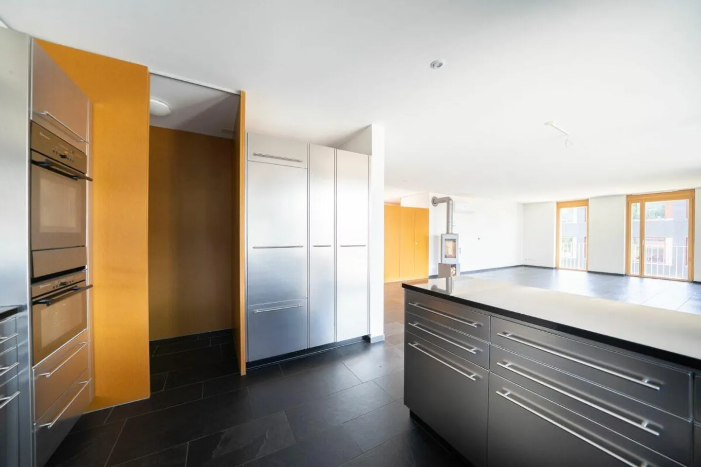 Appartamento soleggiato di 4.5 locali con grande comfort e vicinanza al Reno - Foto 7 di 13