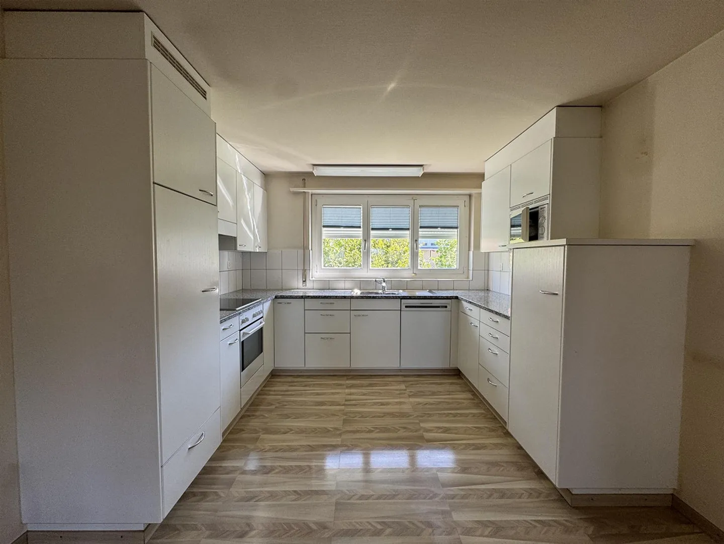 Appartement spacieux de 4,5 pièces dans un emplacement calme - Photo 1 sur 21