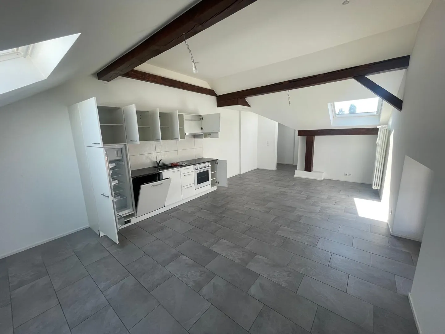 Bel appartement de 3,5 pièces au 3ème étage avec jardin commun - Photo 3 sur 12