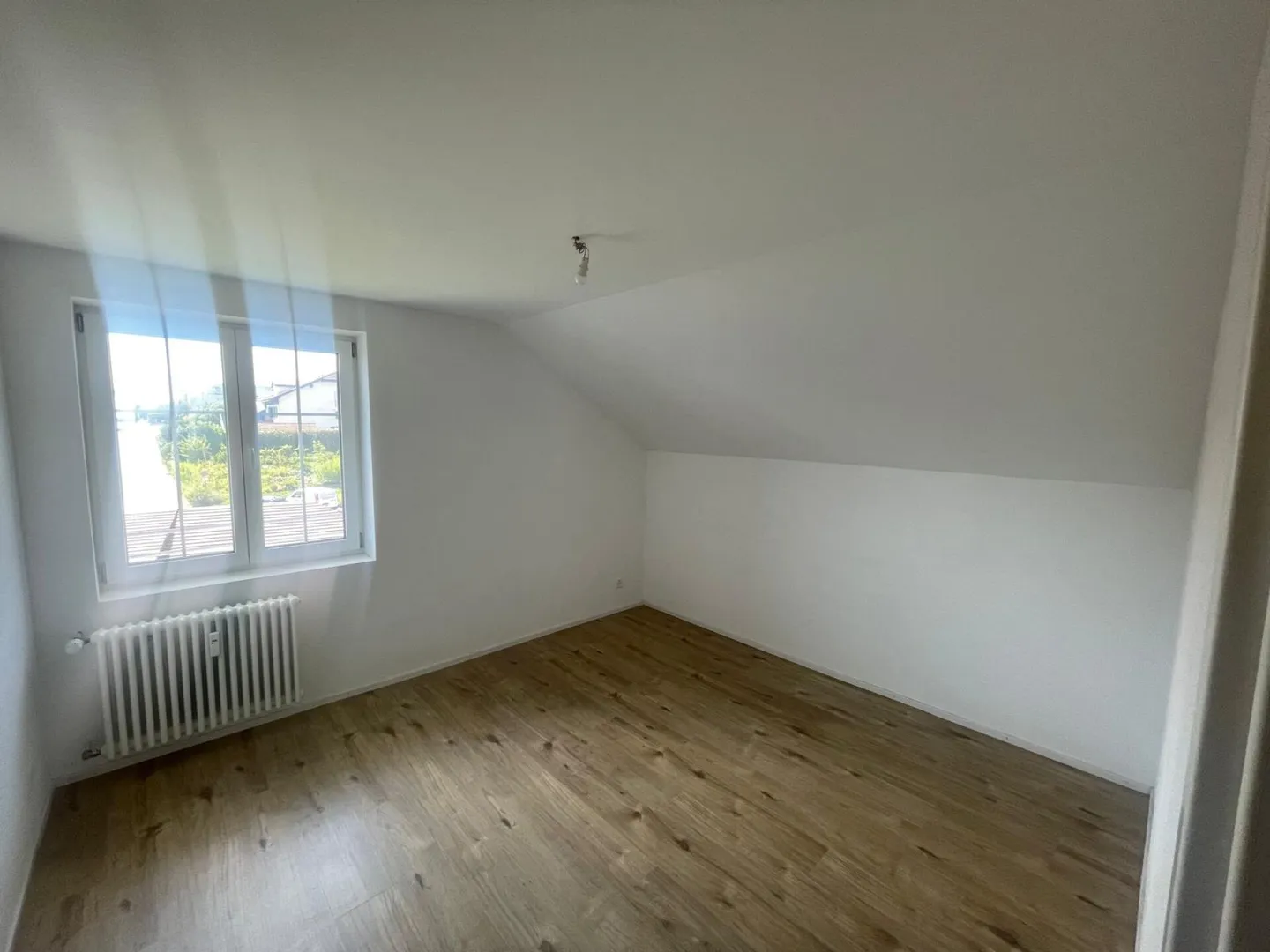Bel appartement de 3,5 pièces au 3ème étage avec jardin commun - Photo 8 sur 12