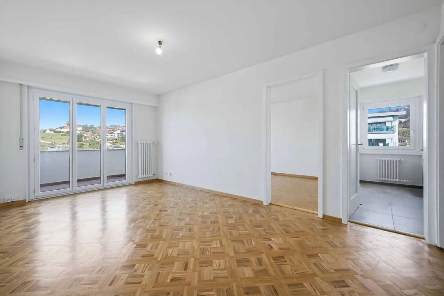 Superbo appartamento ristrutturato di 3,5 locali con vista lago - Foto 1 di 6