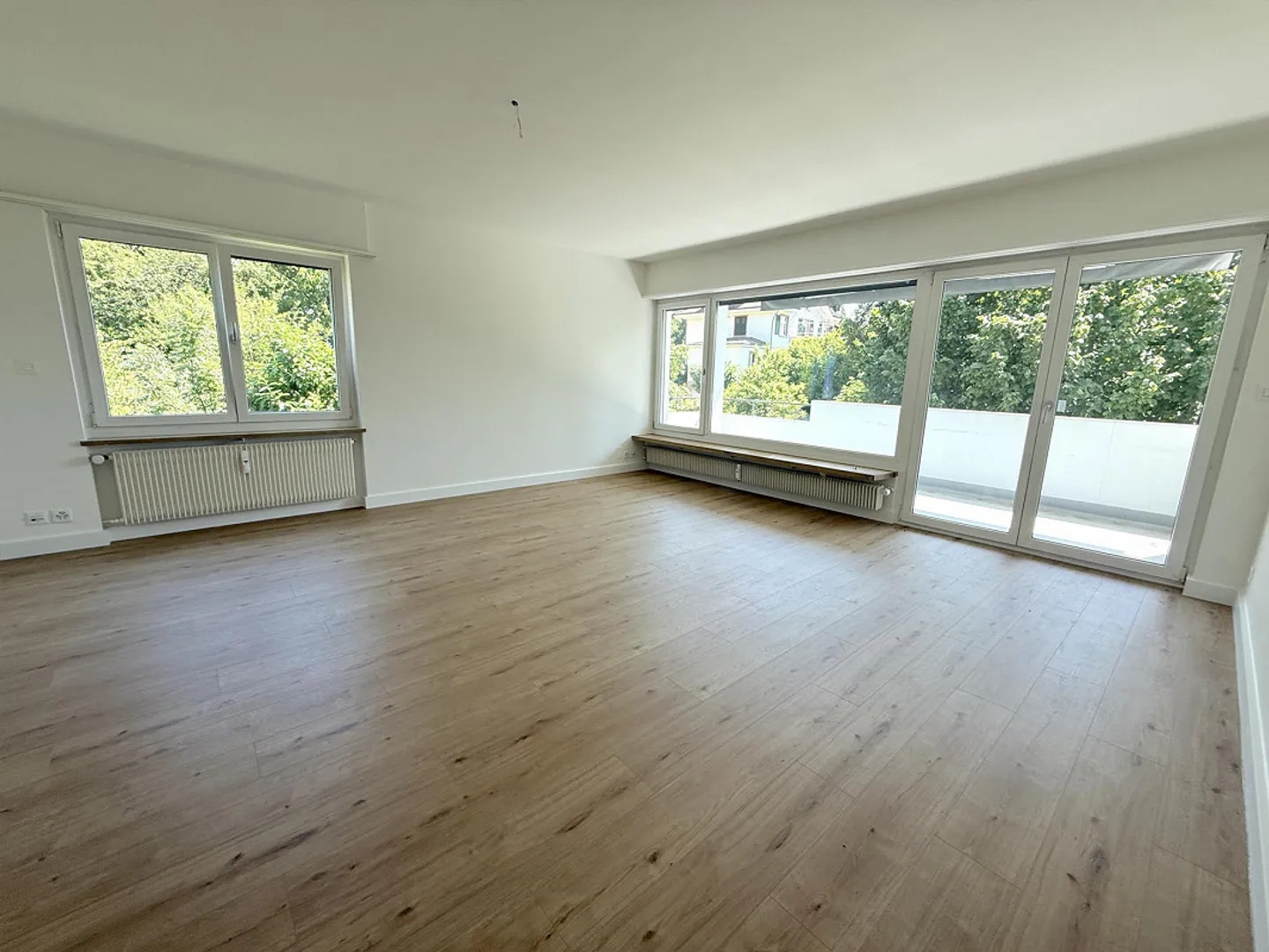 Arlesheim: Appartamento moderno 3.5 locali in posizione centrale con balcone, garage - Foto 4 di 14