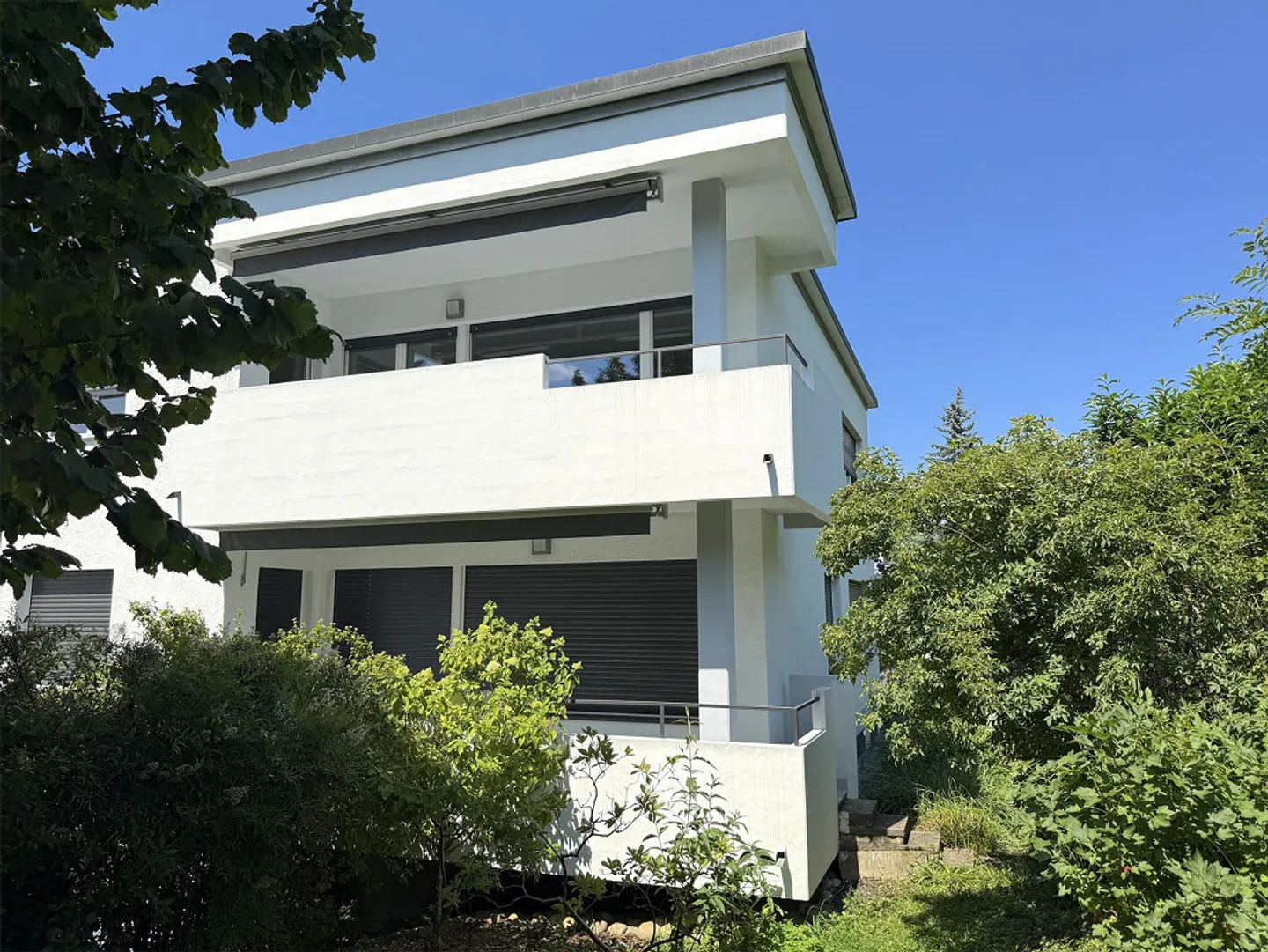 Arlesheim: Appartamento moderno 3.5 locali in posizione centrale con balcone, garage - Foto 1 di 14