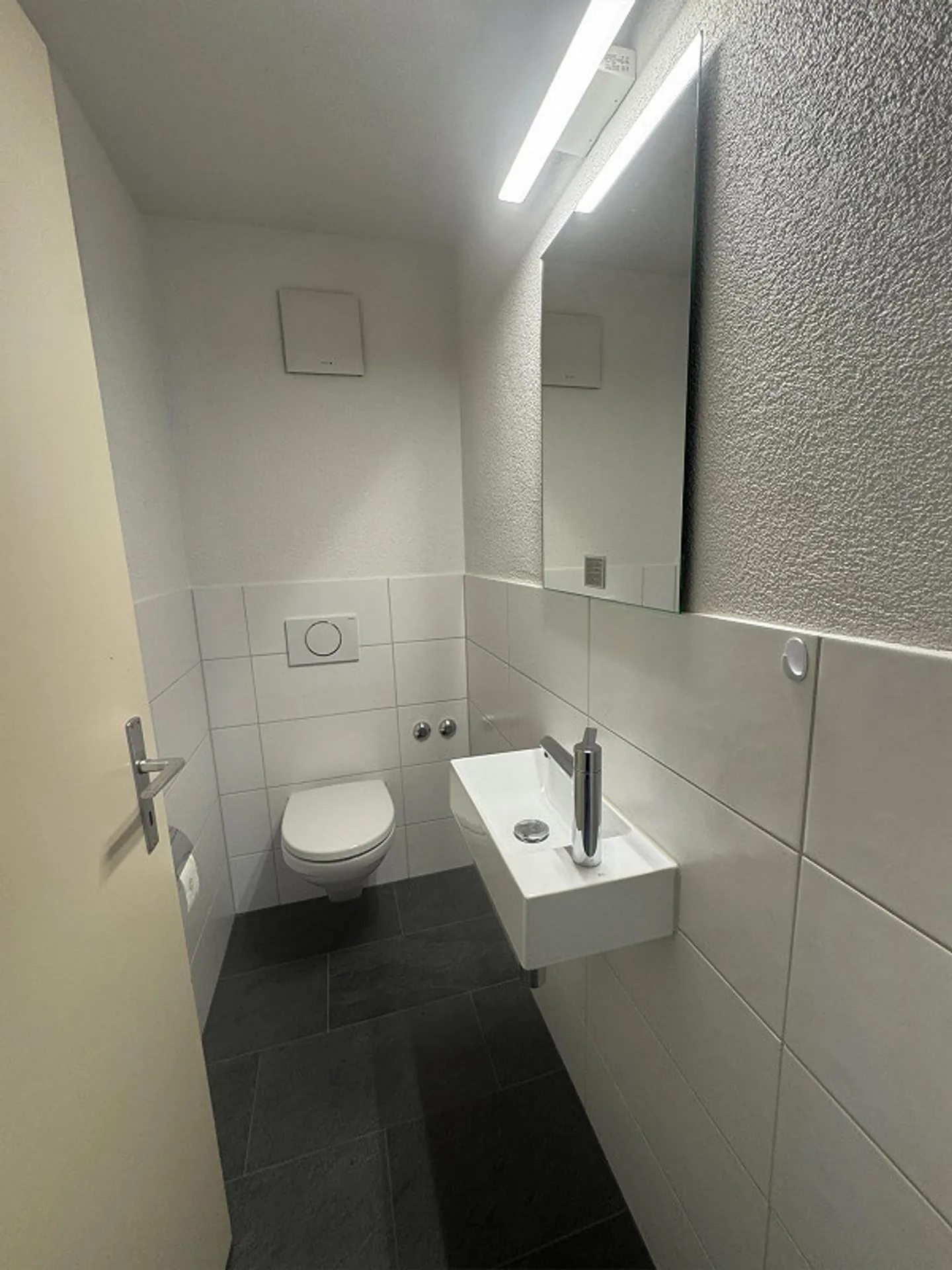 Appartement spacieux de 4,5 pièces dans un emplacement calme - Photo 3 sur 21