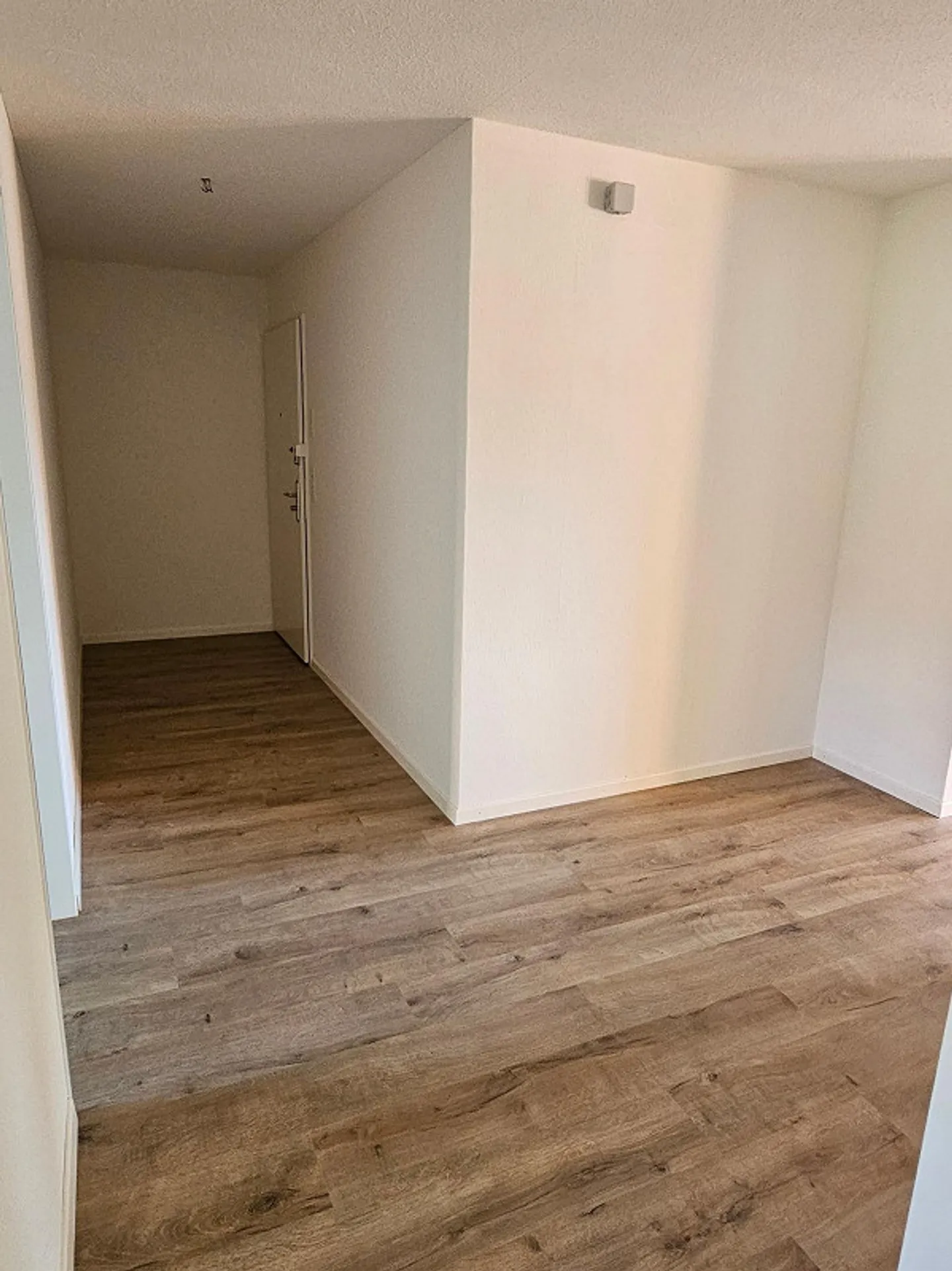 Appartement moderne de 3,5 pièces avec balcon et vue sur le jardin à Saint-Gall - Photo 5 sur 14