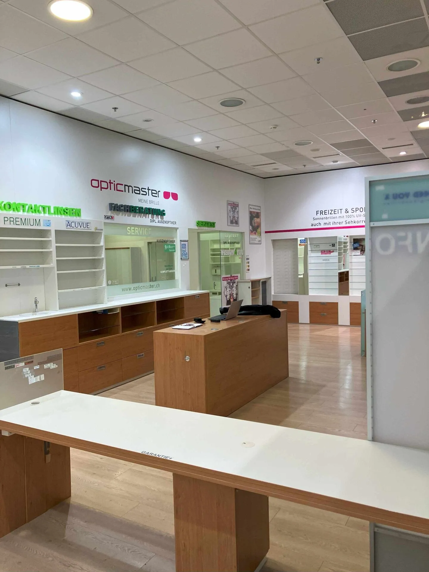 Spazio commerciale ampliato nel Westcenter SG (135 m2) - Foto 7 di 10