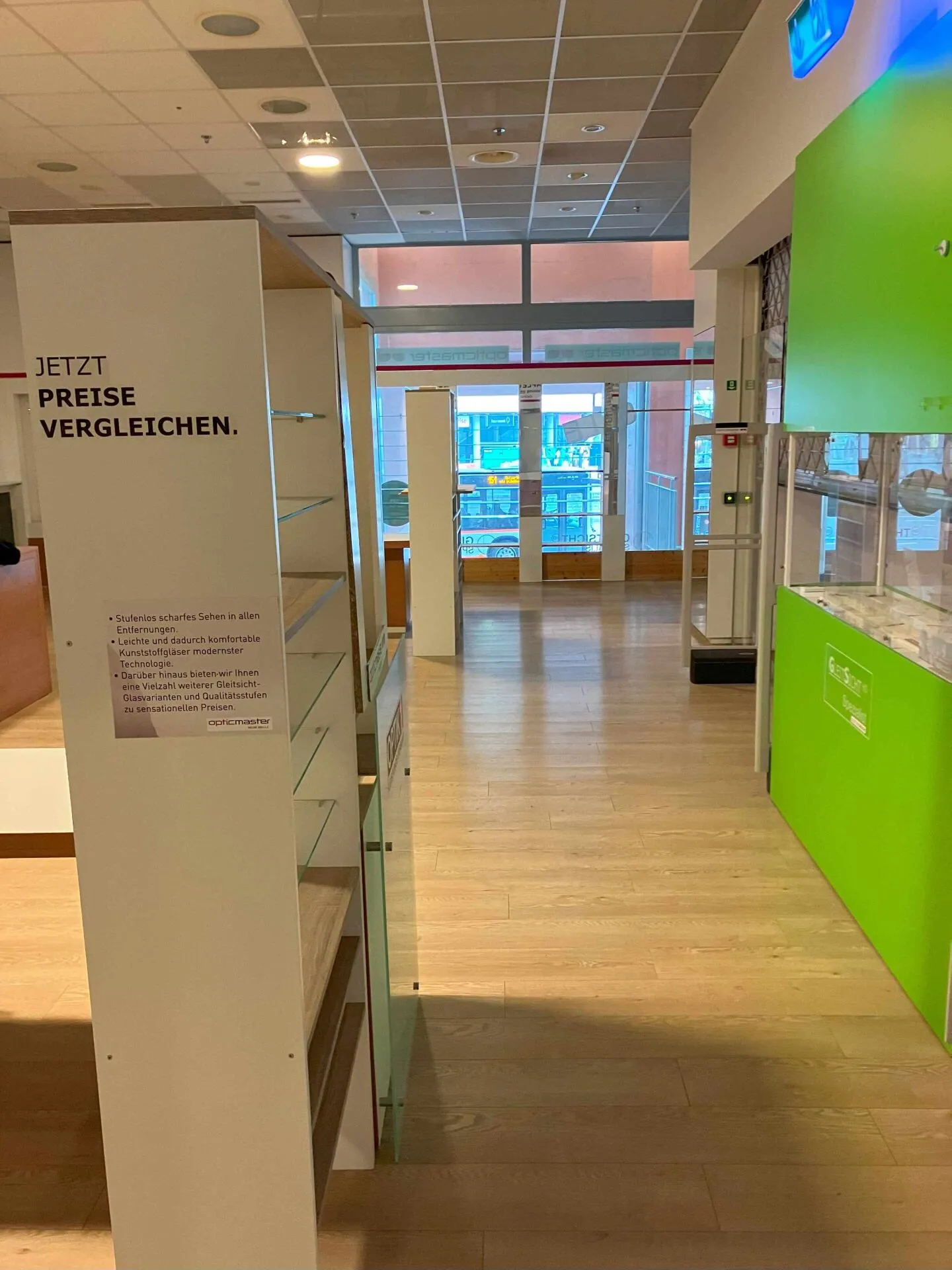 Spazio commerciale ampliato nel Westcenter SG (135 m2) - Foto 10 di 10