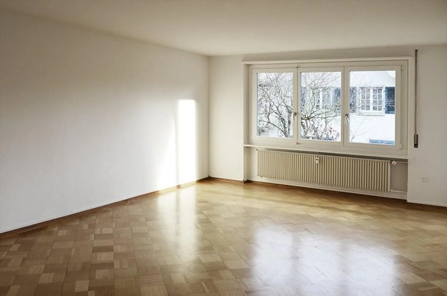 Appartement lumineux de 3 pièces avec balcon - Photo 3 sur 8