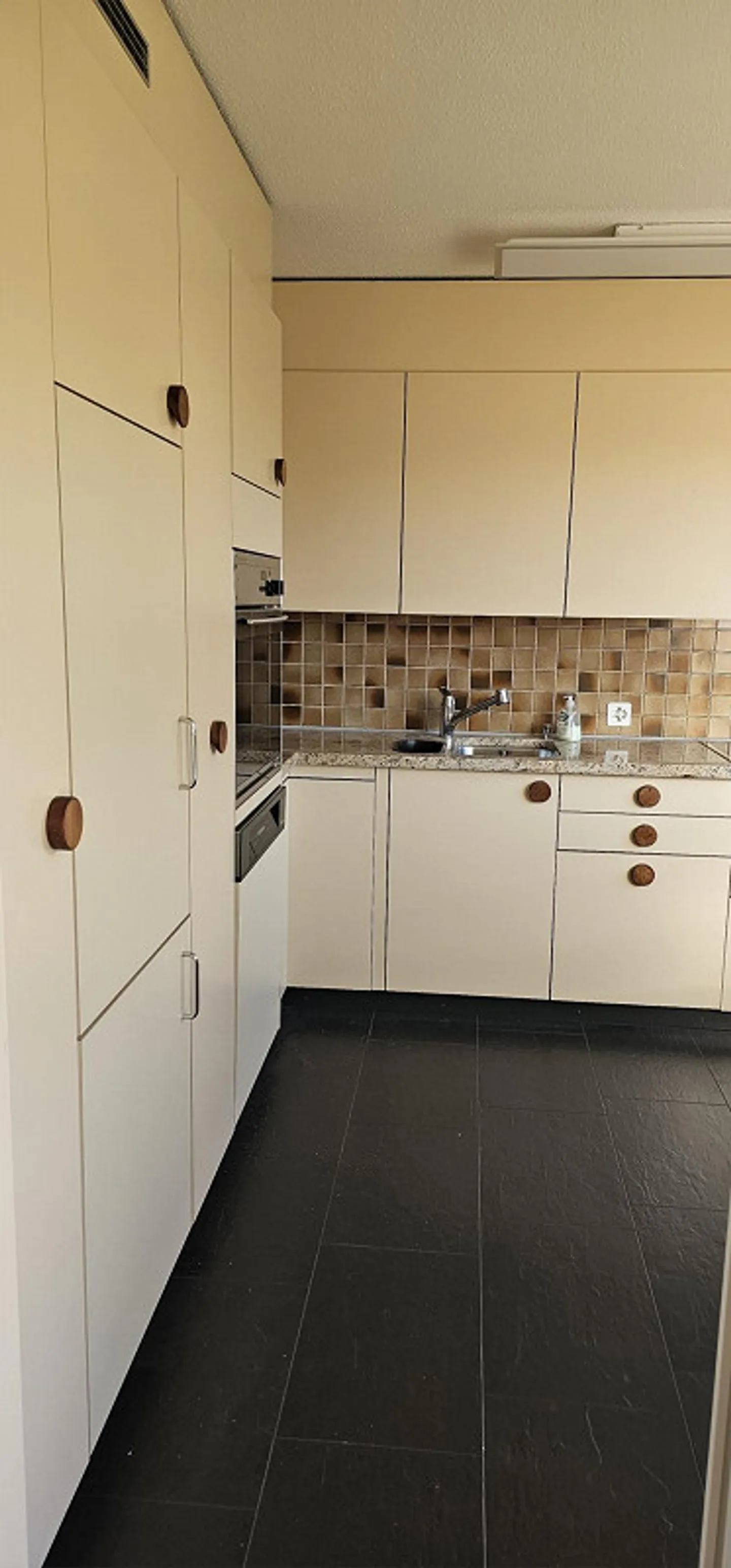 Appartement moderne de 3,5 pièces avec balcon et vue sur le jardin à Saint-Gall - Photo 8 sur 14