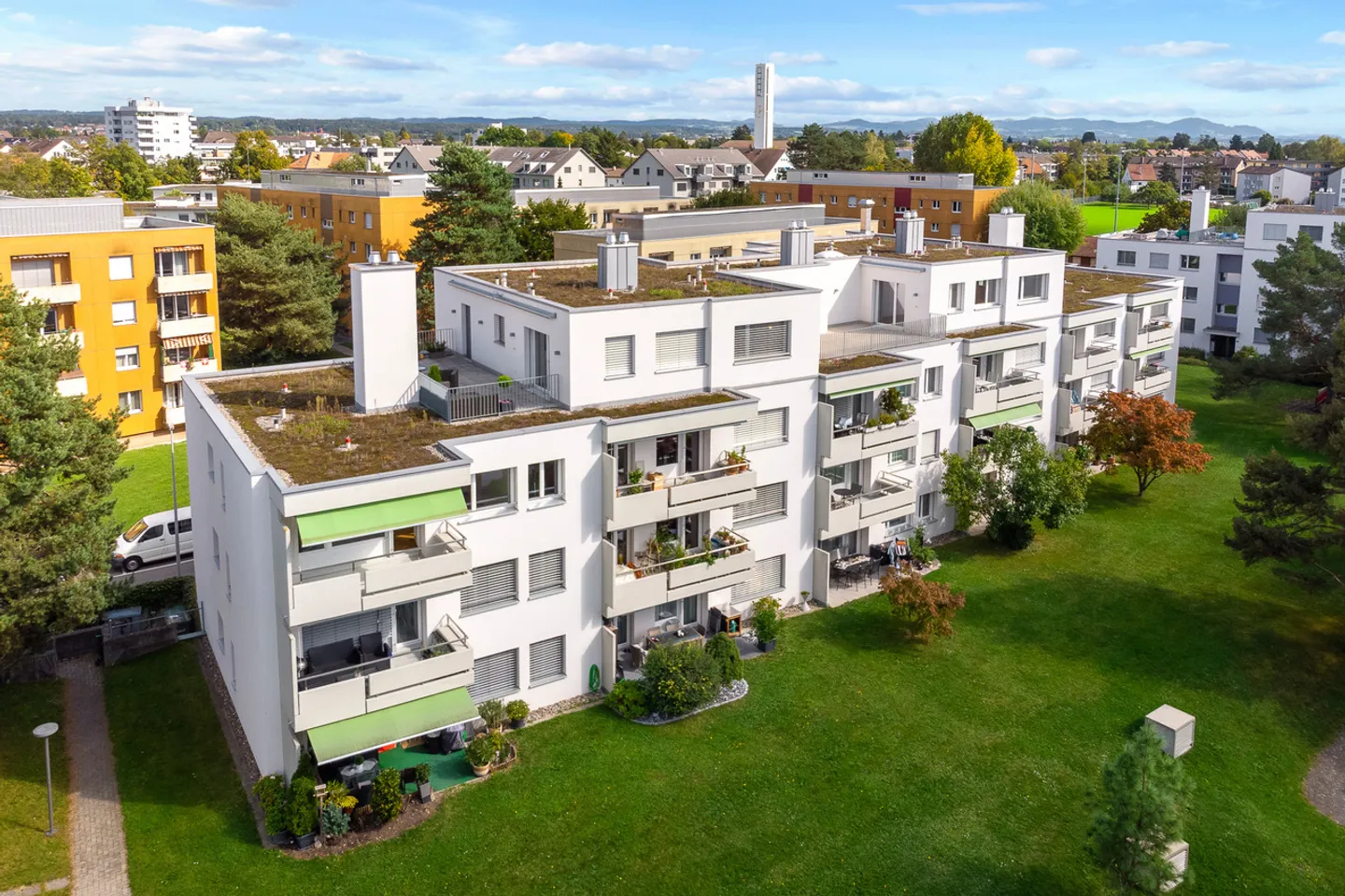 Attikawohnung mit grosser Terrasse! - Foto 1 von 7