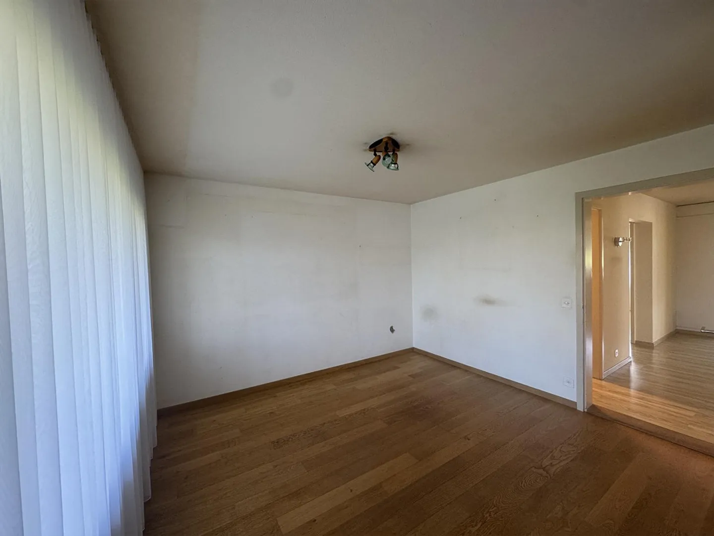 Appartement spacieux de 4,5 pièces dans un emplacement calme - Photo 8 sur 21