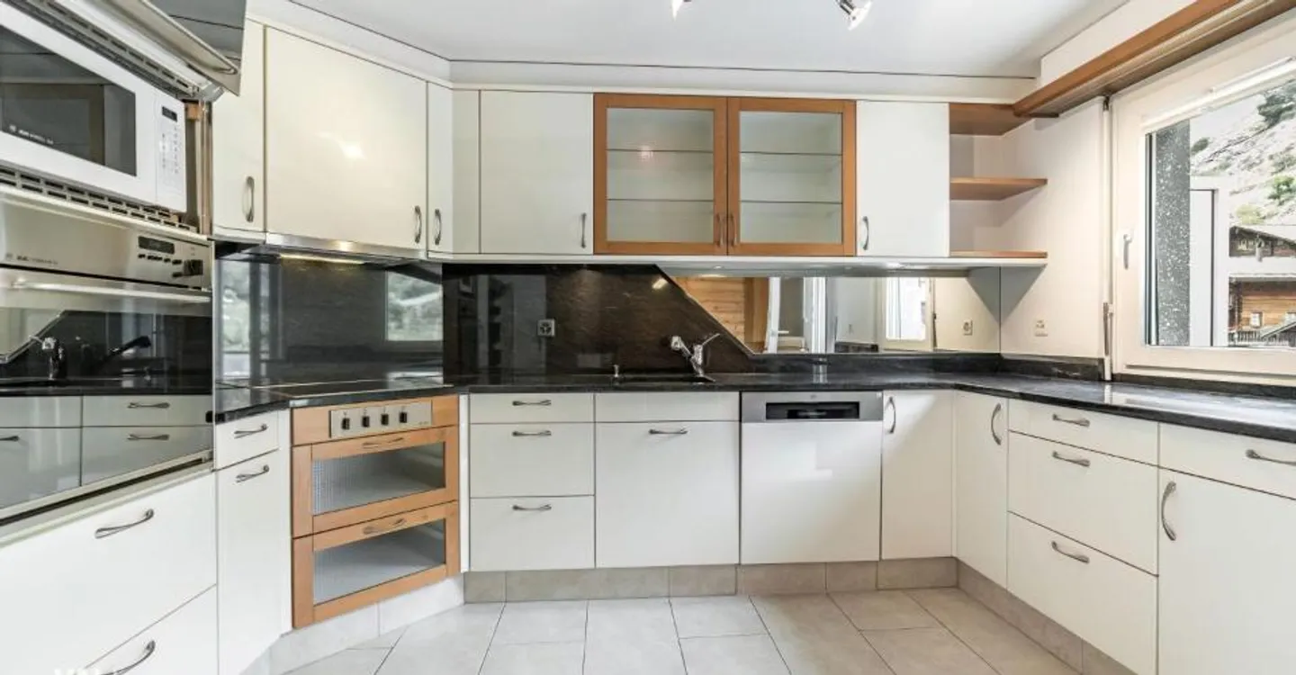 Appartement Charmant avec Vue Époustouflante - Photo 4 sur 11