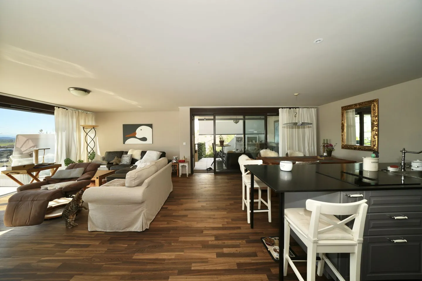 Appartement avec terrasse baigné de lumière - Photo 6 sur 10