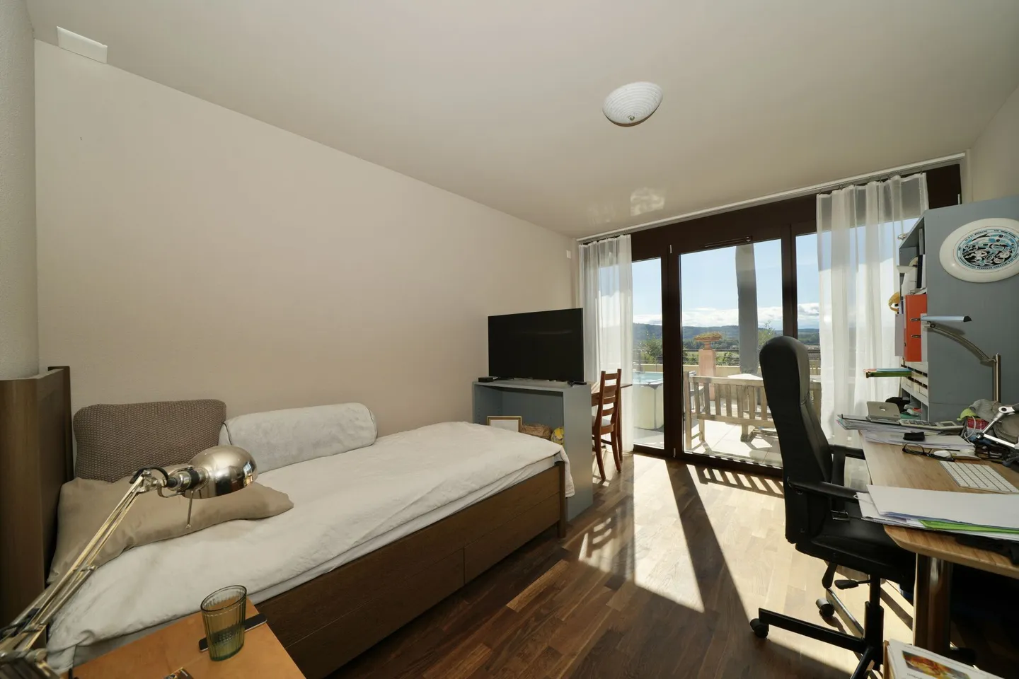 Appartement avec terrasse baigné de lumière - Photo 8 sur 10