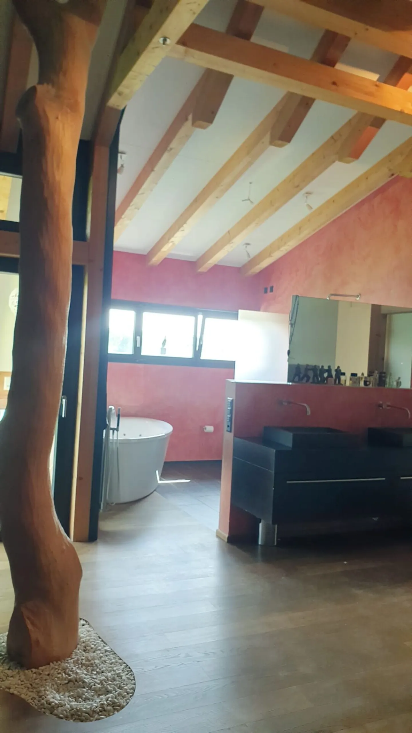 Exclusive property with villa, outbuilding, separate living unit, practice, garage, pool, and much more. - Photo 11 of 34