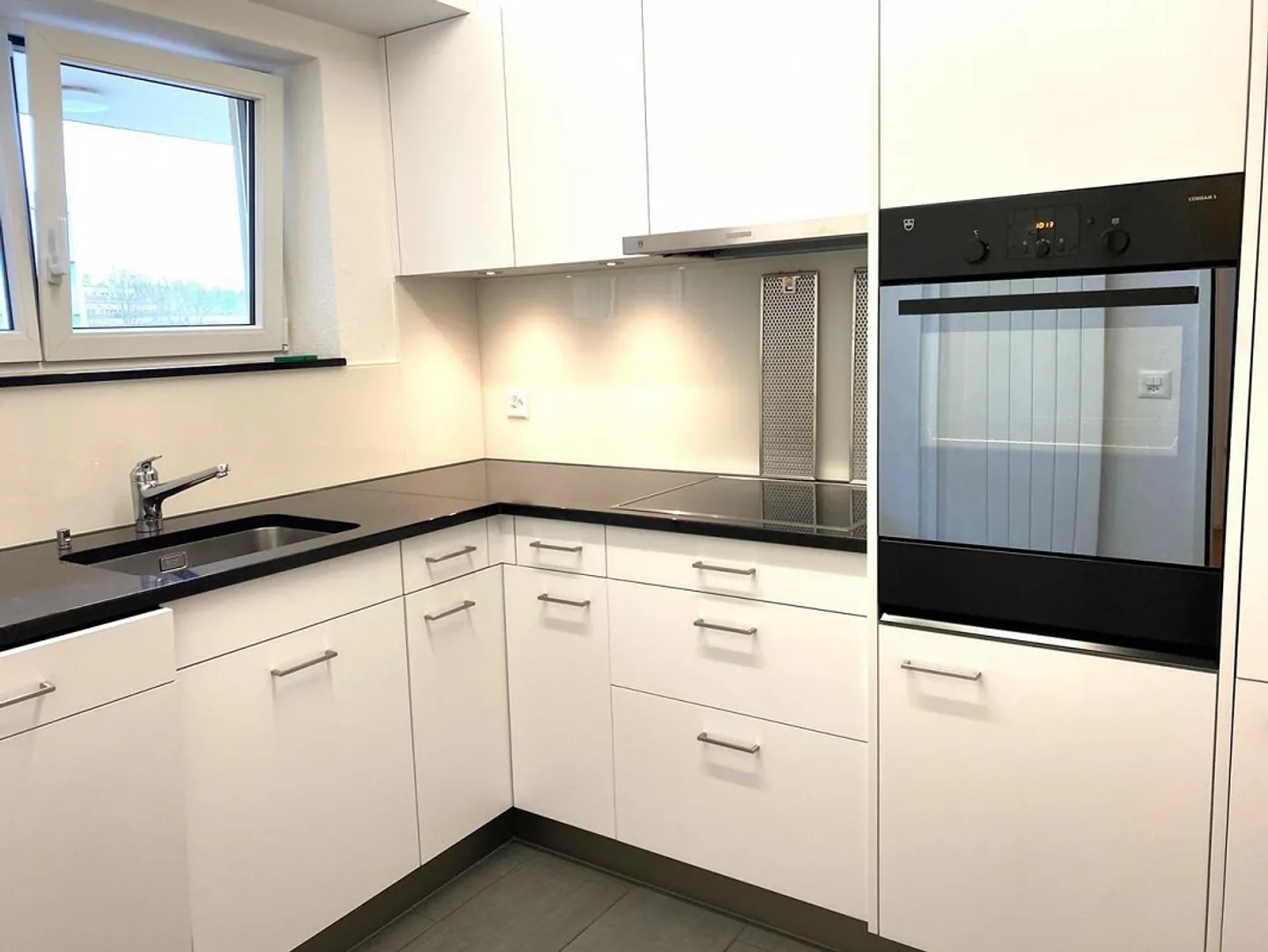 Renovated 3-room apartment in a very quiet and sunny location with sc... - Photo 5 of 10