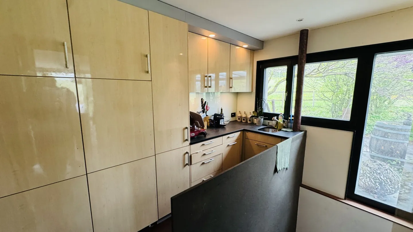 Exclusive property with villa, outbuilding, separate living unit, practice, garage, pool, and much more. - Photo 22 of 34