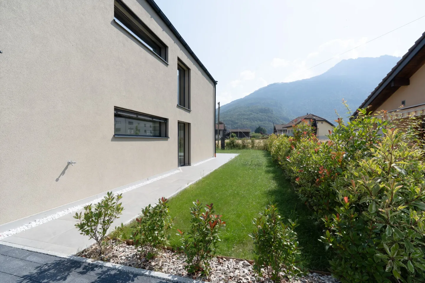 Collombey - Villa mitoyenne avec jardin - Photo 2 sur 11
